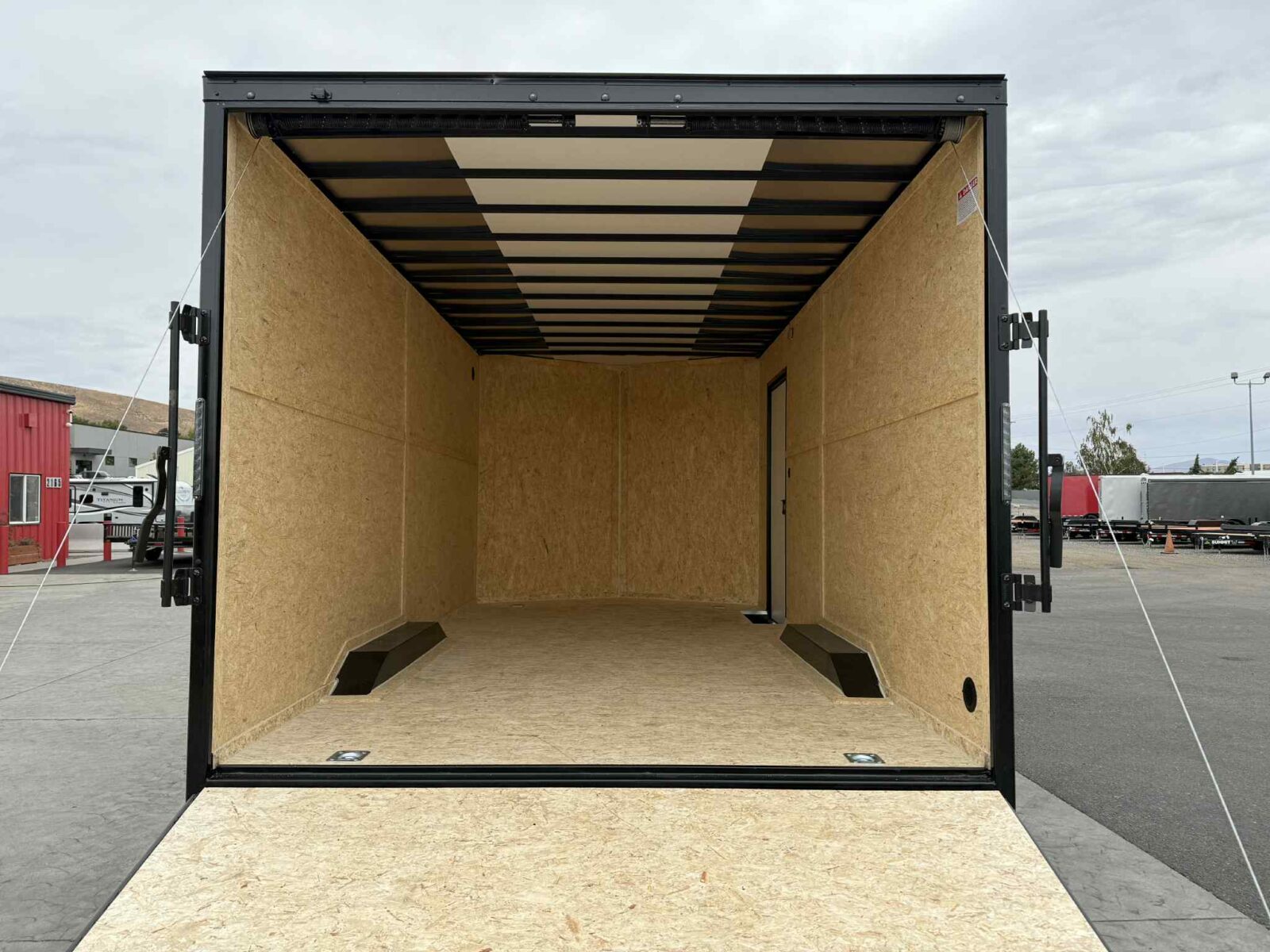 8.5X16 CRITERION REAR RAMP - Image 3