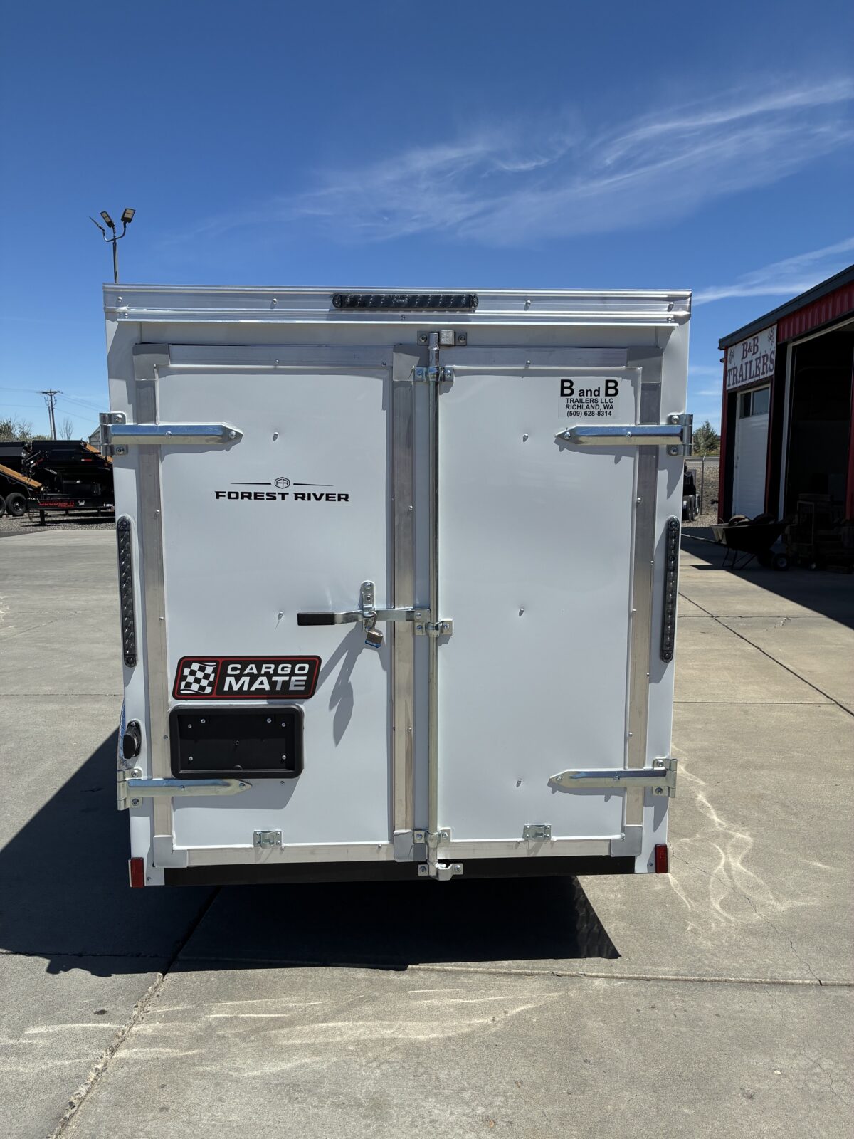 5X10 E-SERIES W/ REAR BARN DOORS - Image 3