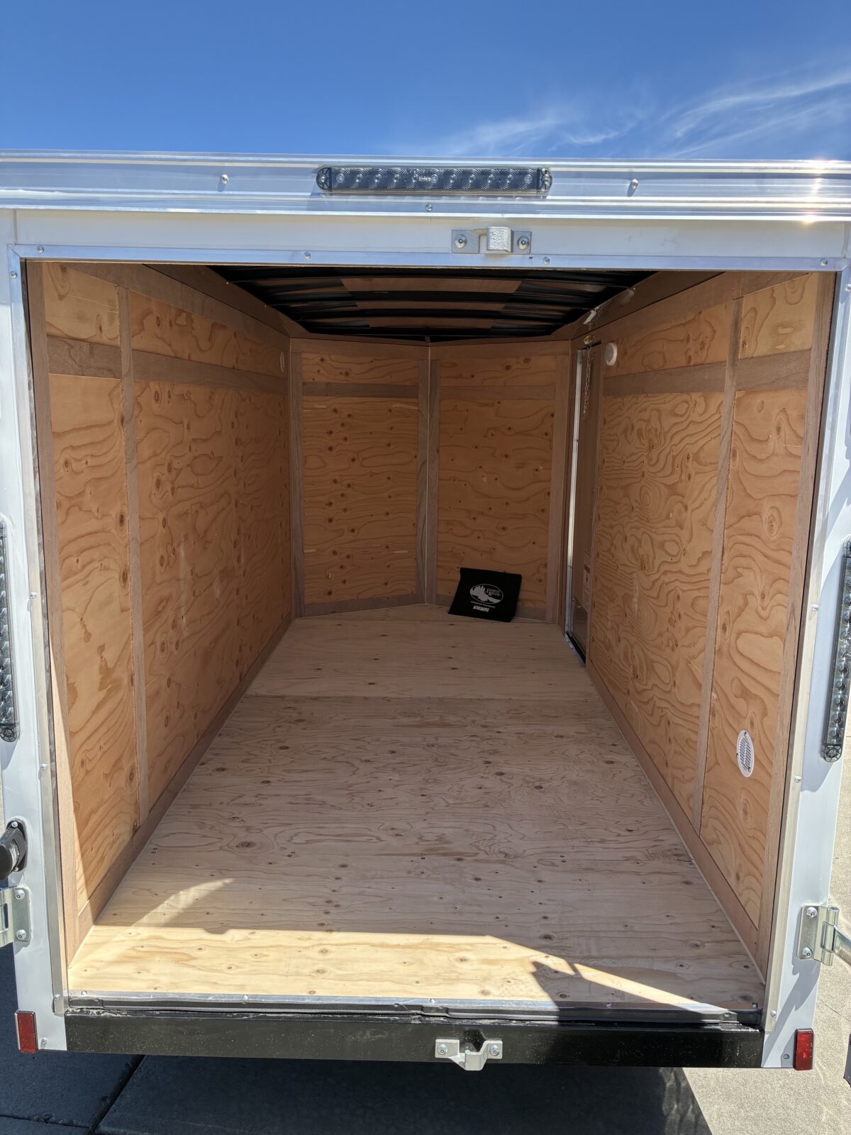 5X10 E-SERIES W/ REAR BARN DOORS - Image 5